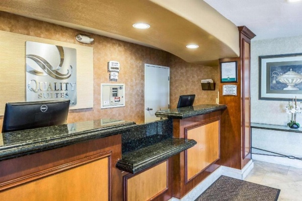 Ramada Suites by Wyndham San Diego image 7